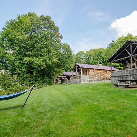 Mountain Lake Cottages Westmore Екстериор снимка