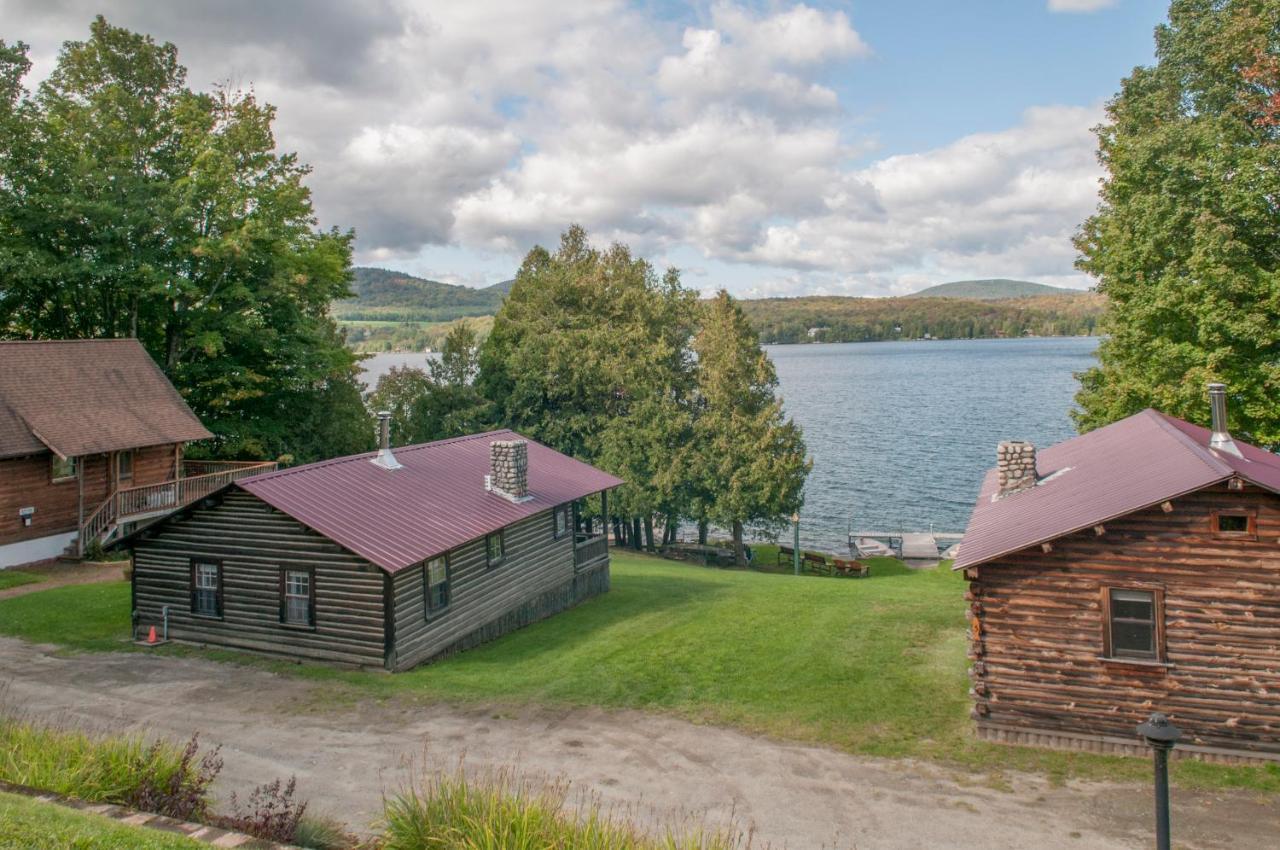 Mountain Lake Cottages Westmore Екстериор снимка