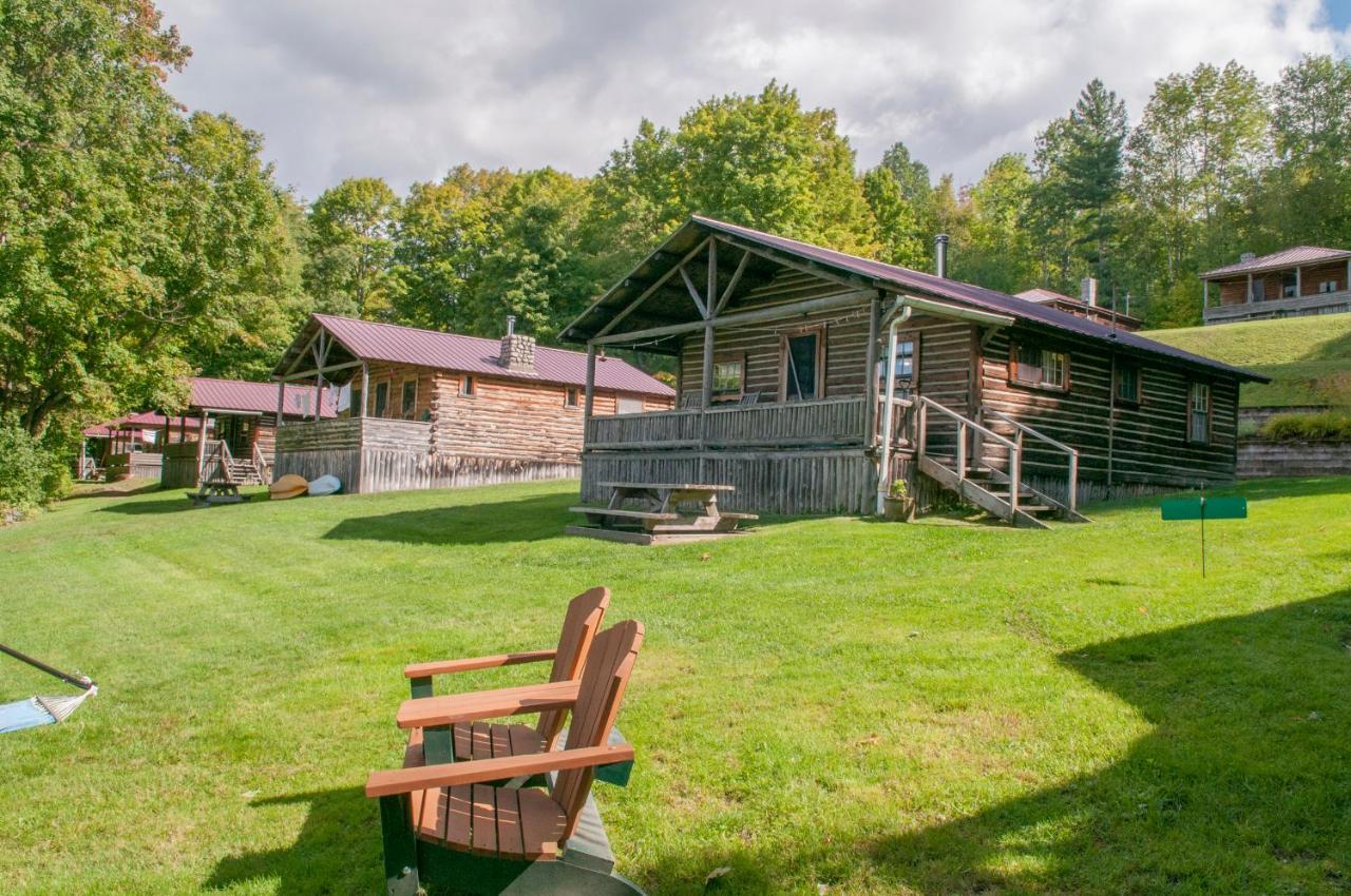 Mountain Lake Cottages Westmore Екстериор снимка