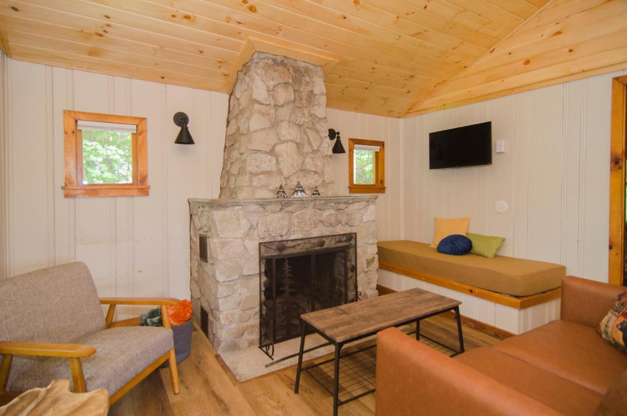 Mountain Lake Cottages Westmore Екстериор снимка
