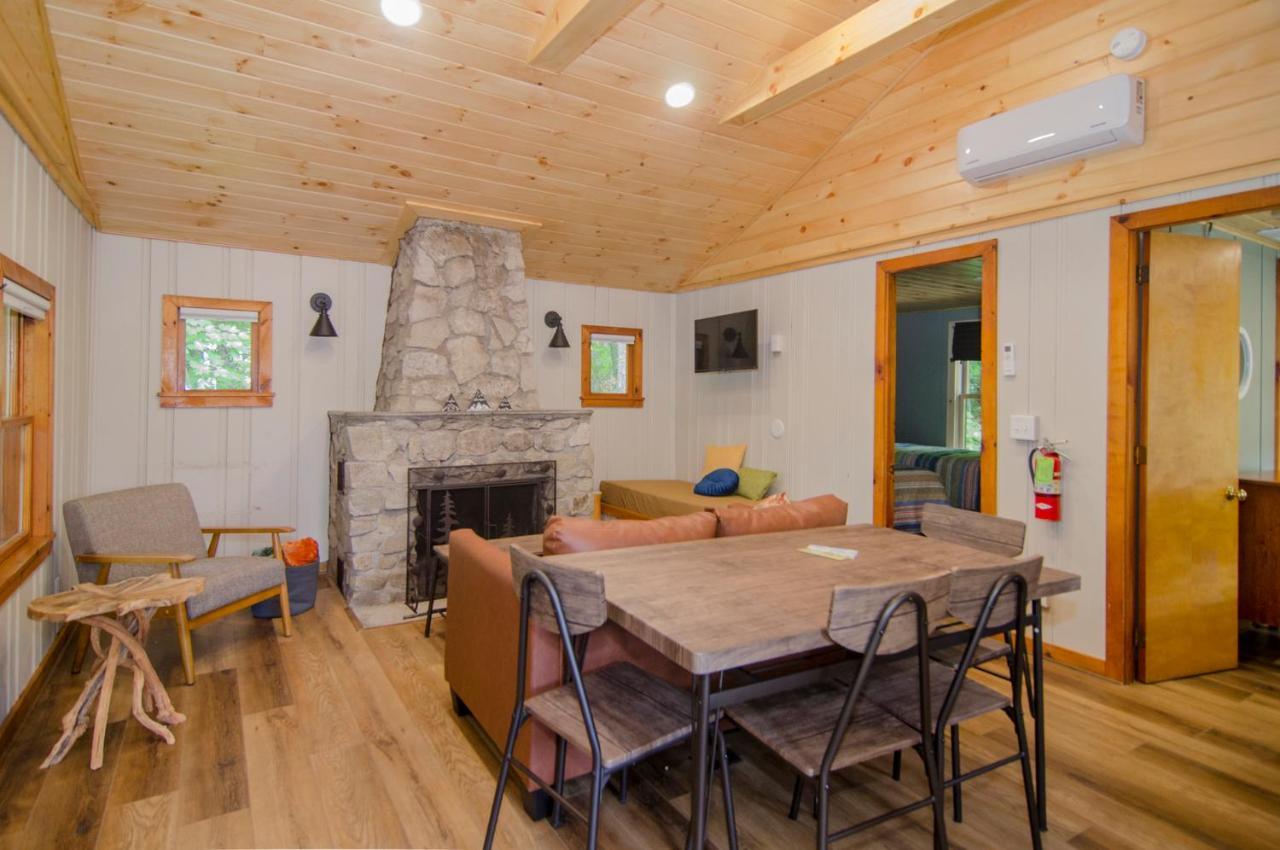 Mountain Lake Cottages Westmore Екстериор снимка