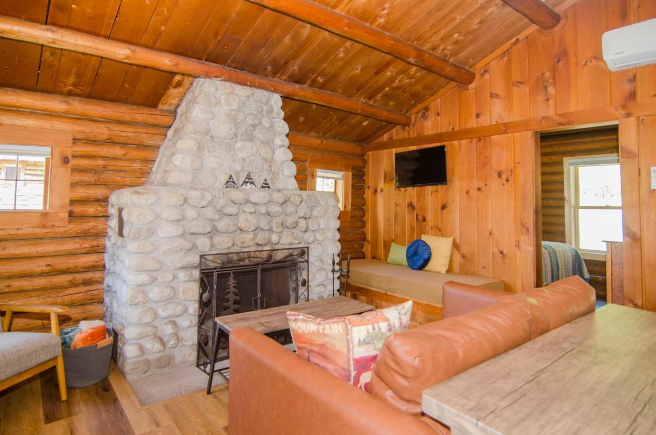 Mountain Lake Cottages Westmore Екстериор снимка