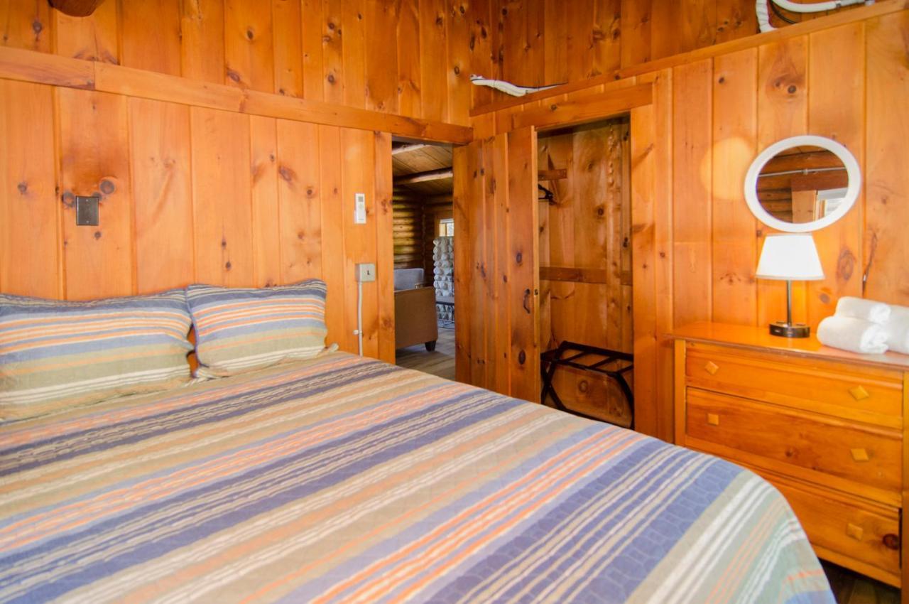 Mountain Lake Cottages Westmore Екстериор снимка