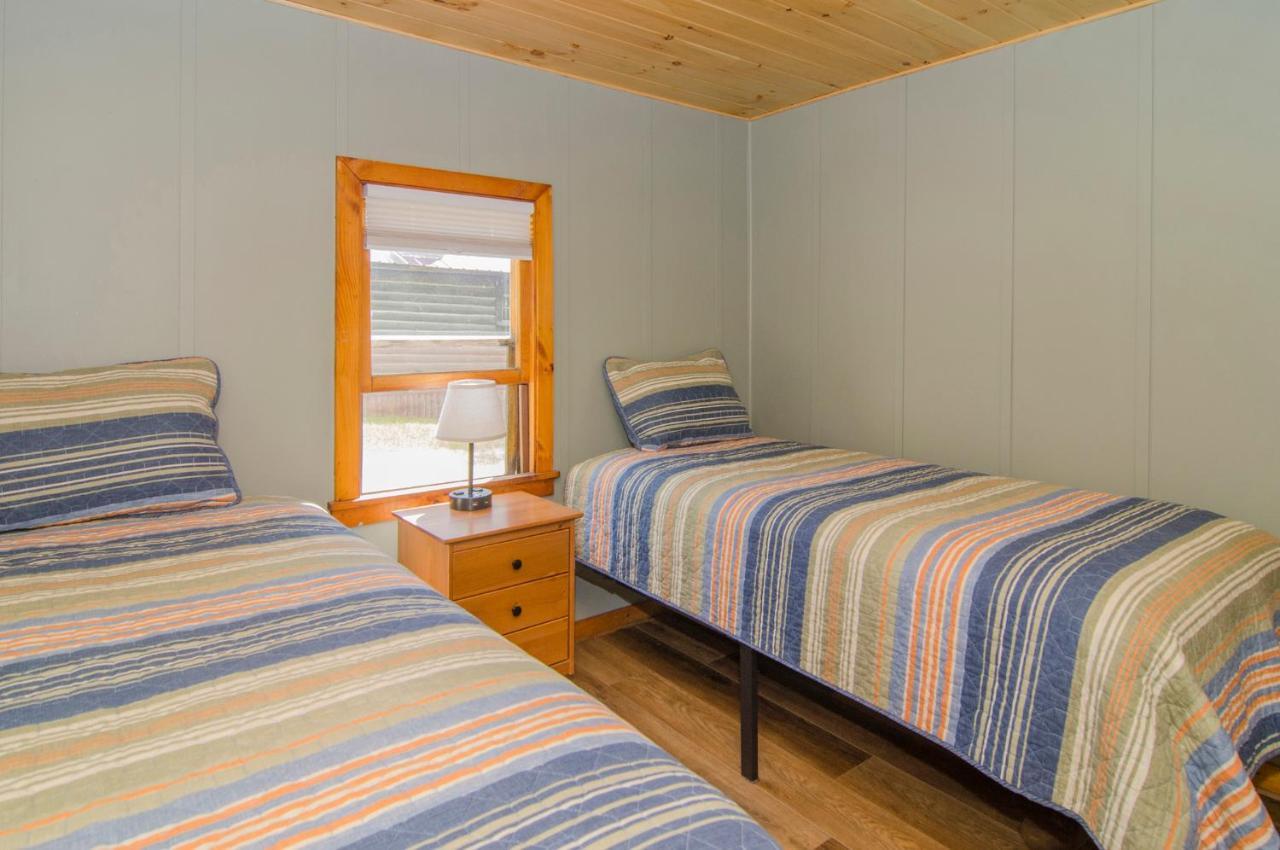 Mountain Lake Cottages Westmore Екстериор снимка