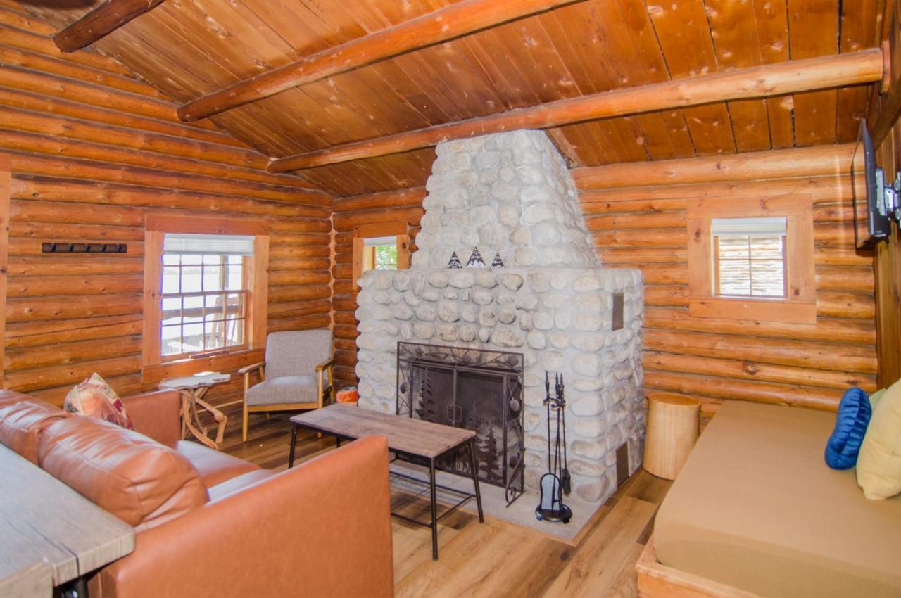 Mountain Lake Cottages Westmore Екстериор снимка