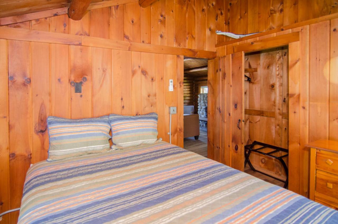 Mountain Lake Cottages Westmore Екстериор снимка
