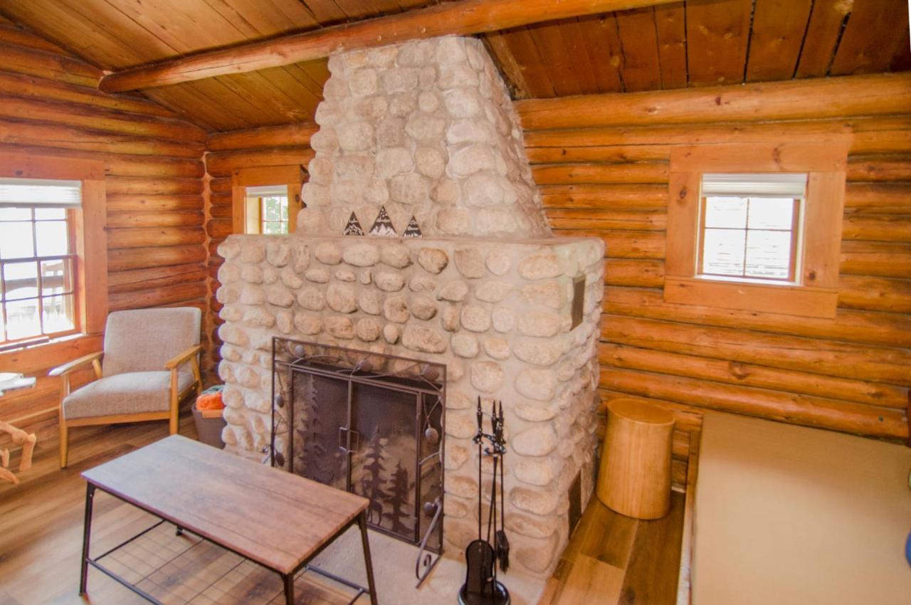 Mountain Lake Cottages Westmore Екстериор снимка