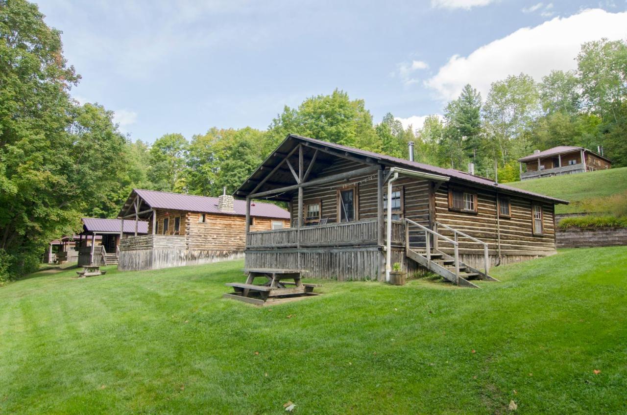 Mountain Lake Cottages Westmore Екстериор снимка