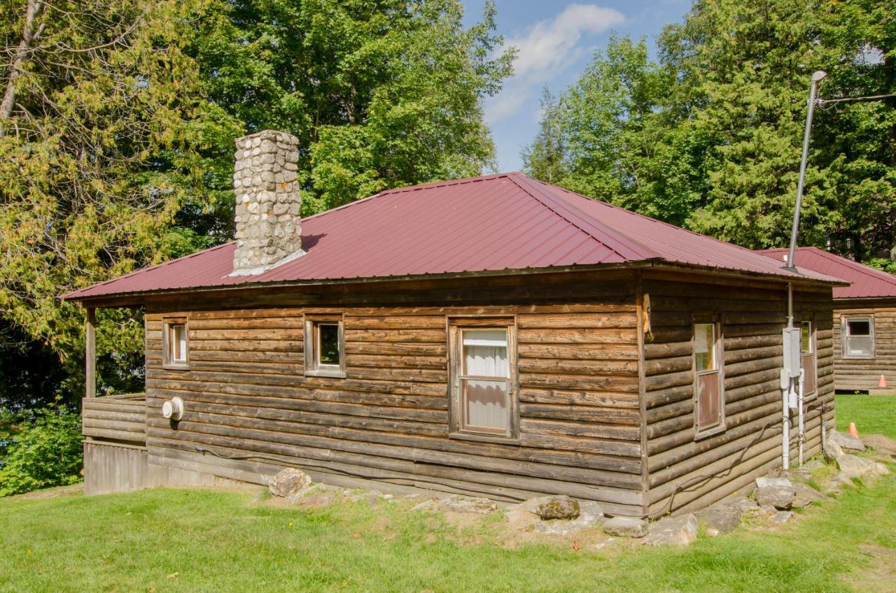 Mountain Lake Cottages Westmore Екстериор снимка