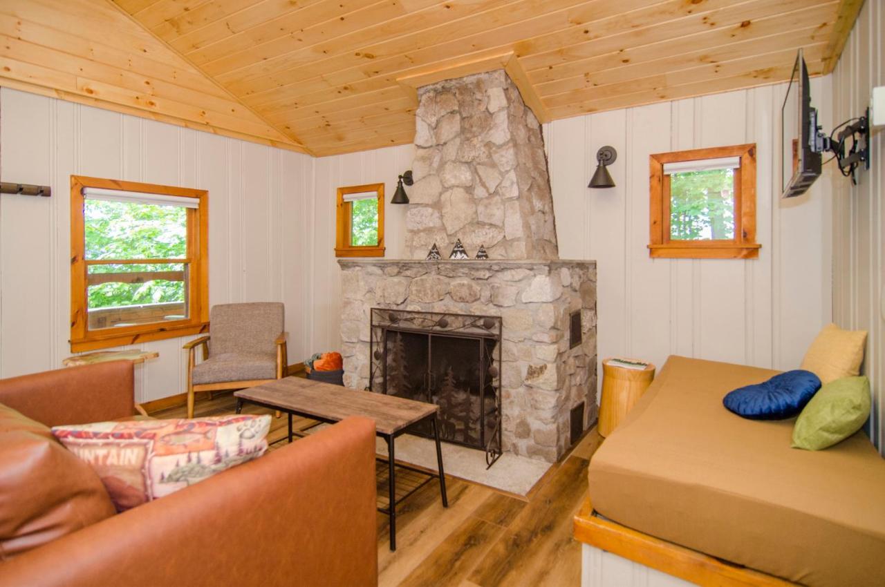 Mountain Lake Cottages Westmore Екстериор снимка