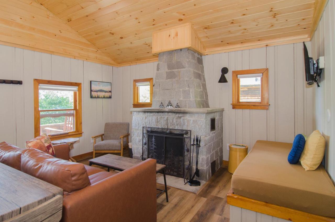 Mountain Lake Cottages Westmore Екстериор снимка