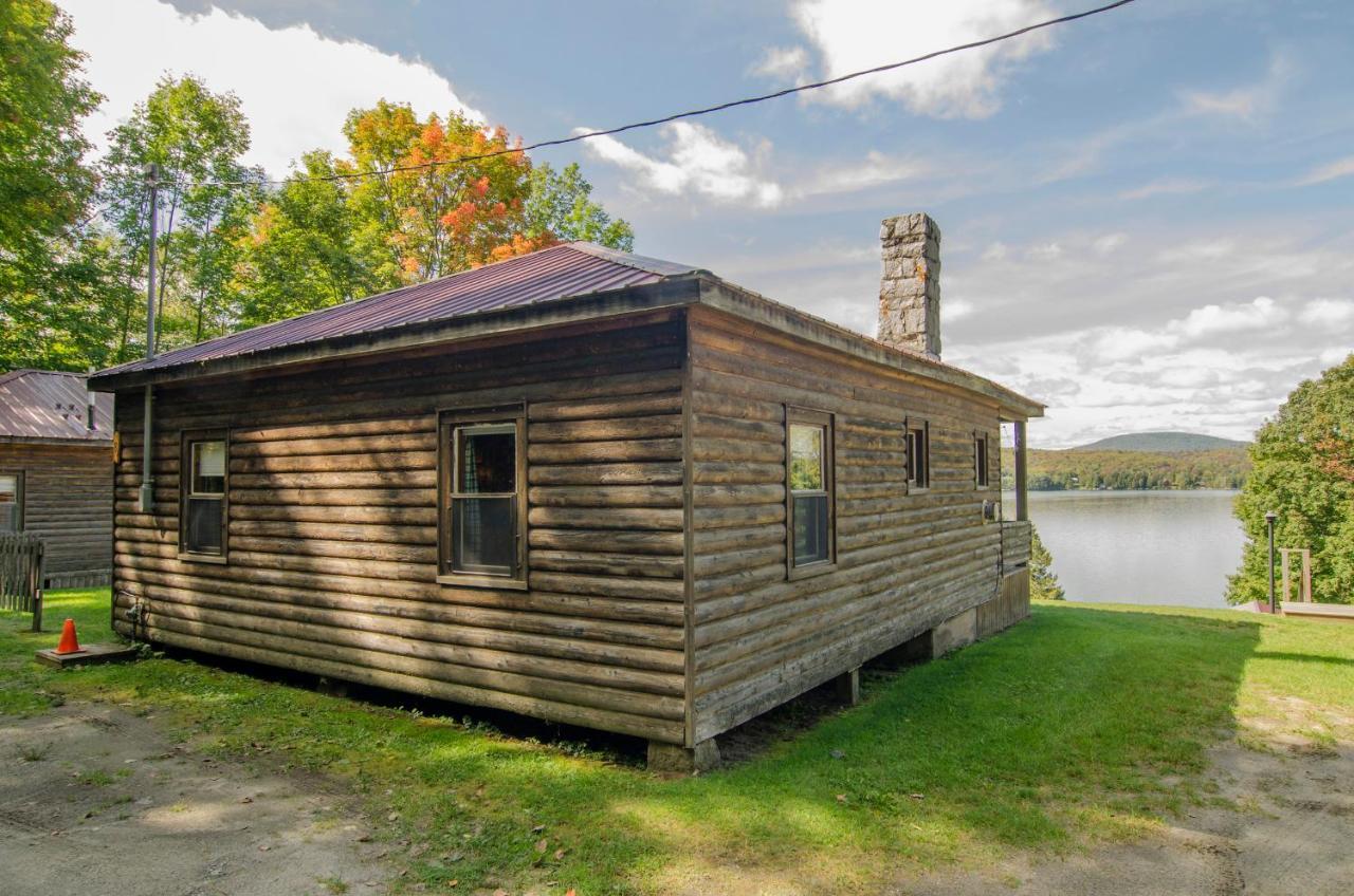 Mountain Lake Cottages Westmore Екстериор снимка