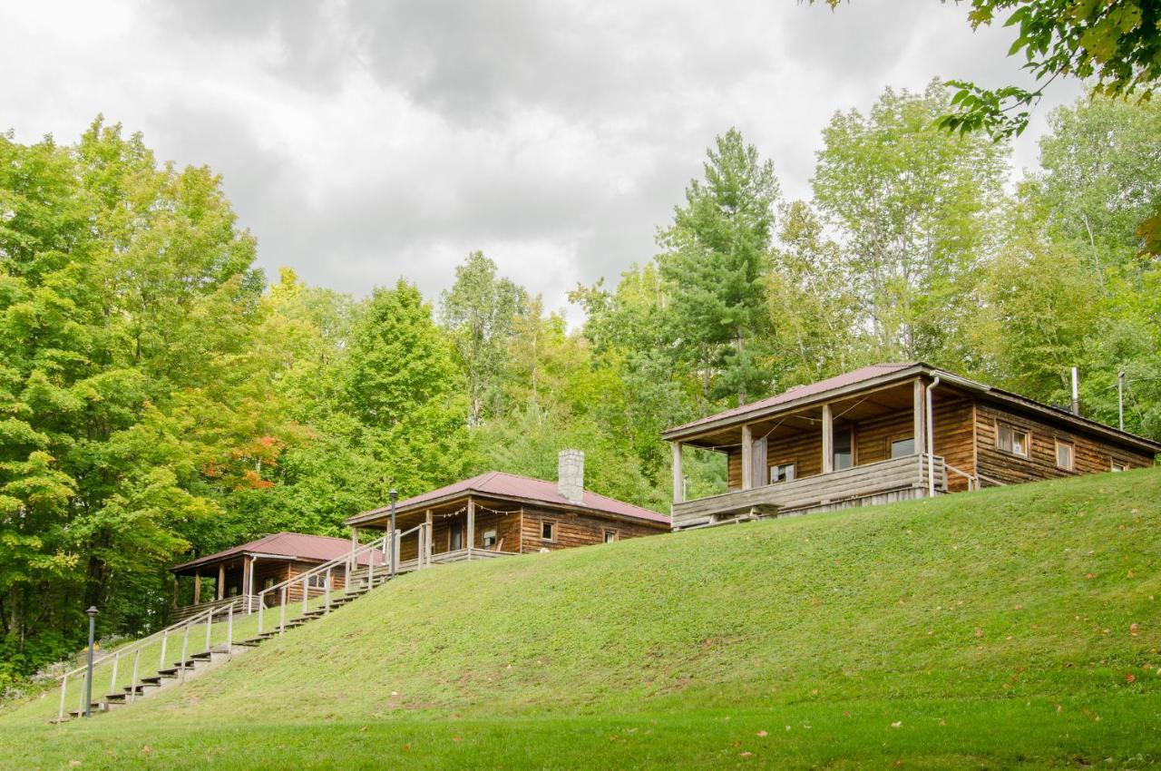 Mountain Lake Cottages Westmore Екстериор снимка