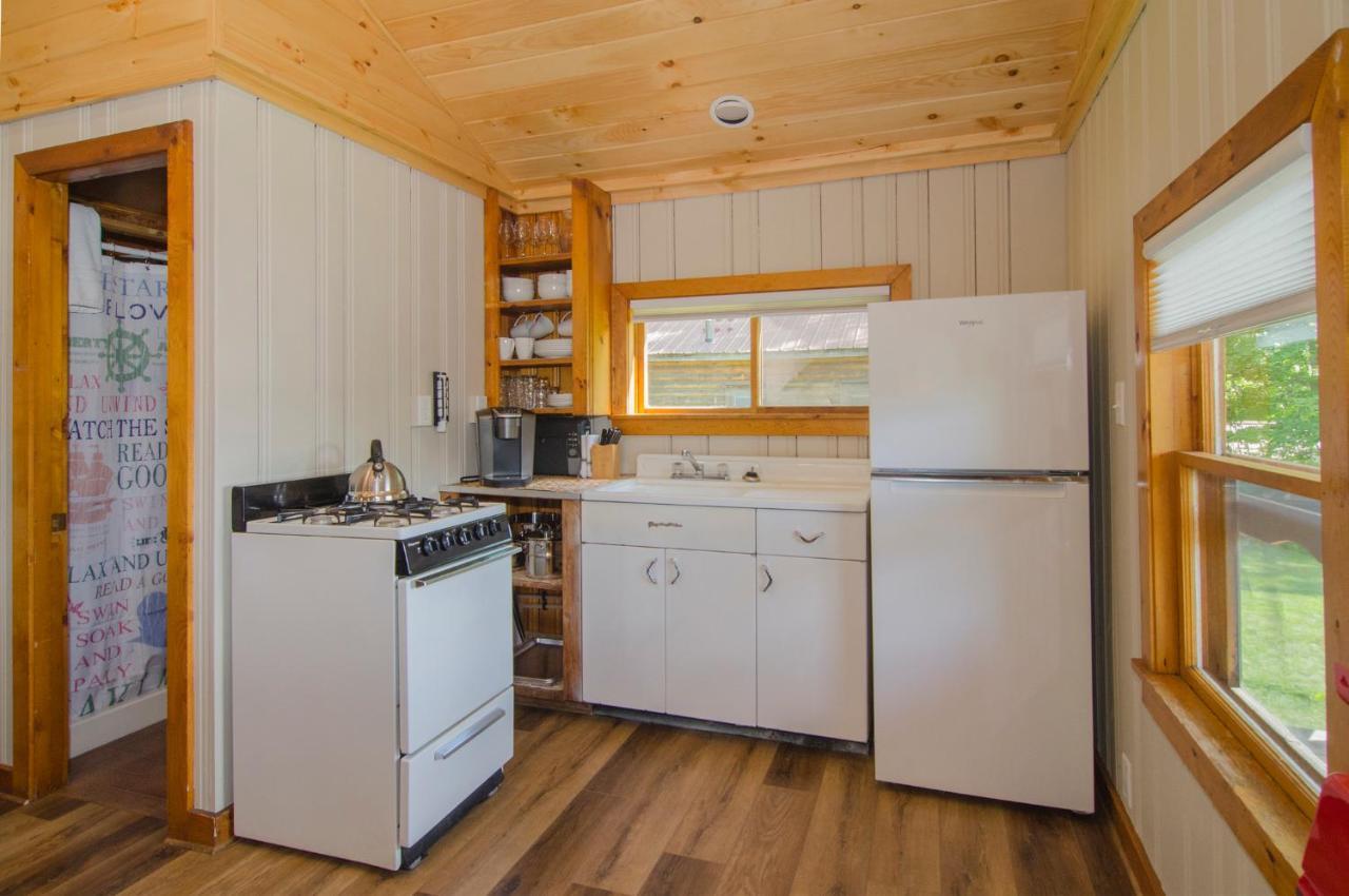 Mountain Lake Cottages Westmore Екстериор снимка