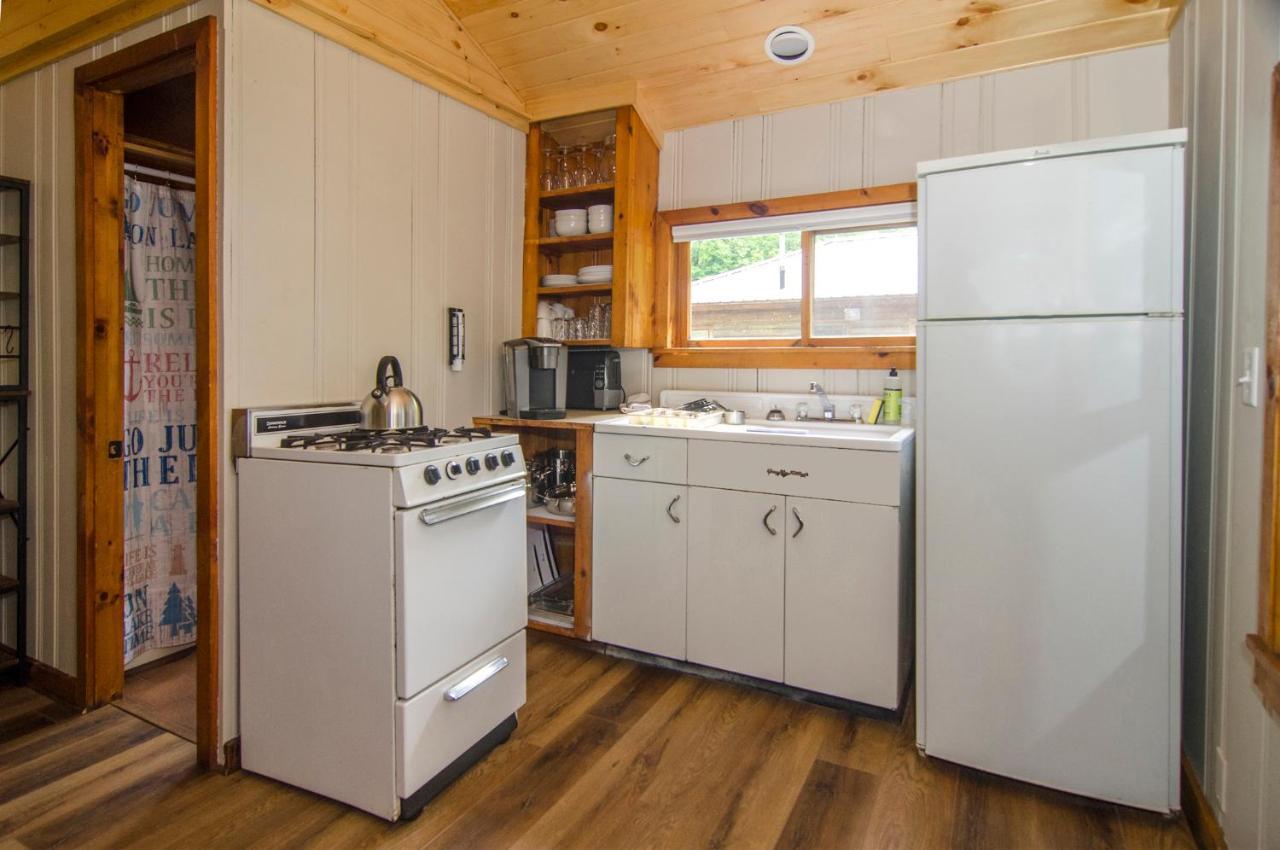 Mountain Lake Cottages Westmore Екстериор снимка