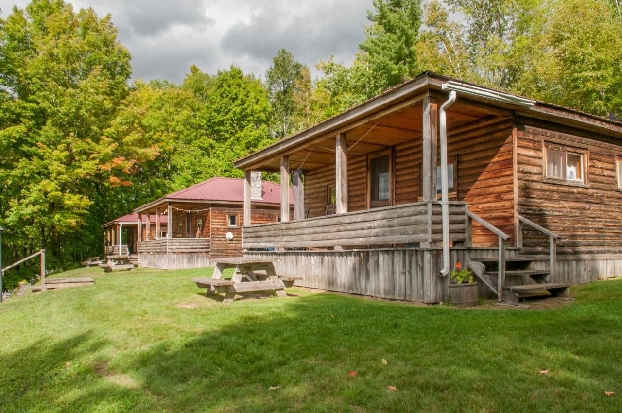 Mountain Lake Cottages Westmore Екстериор снимка