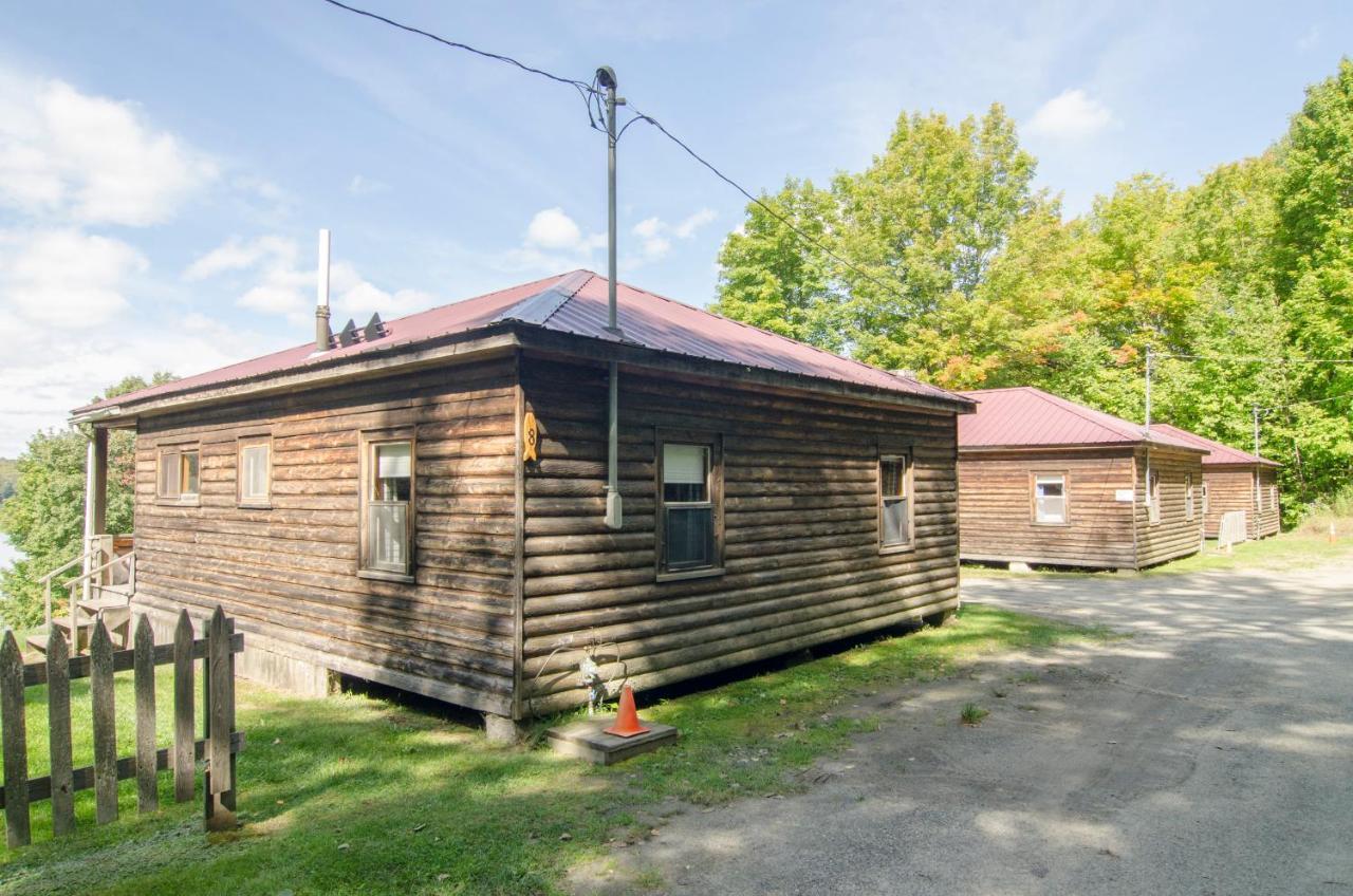 Mountain Lake Cottages Westmore Екстериор снимка